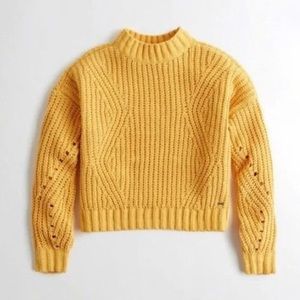 Hollister Chunky Mock Neck Knit Sweater with Sleeve Detail size M!